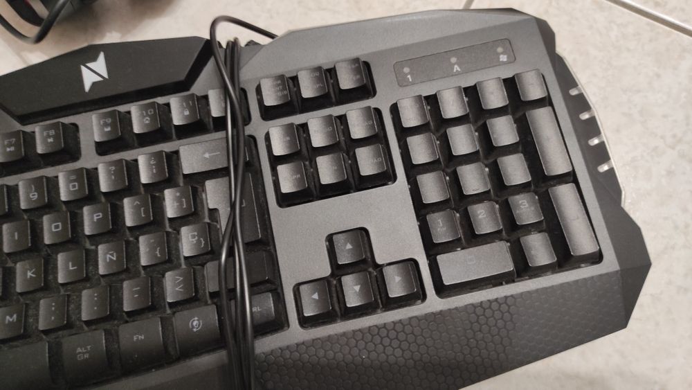 Teclado e phones gamer NPLAY