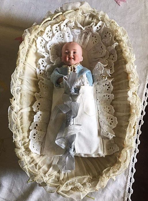 Boneco Kestner 1945 com berço