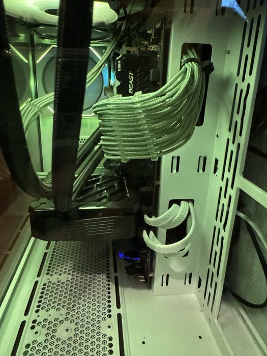 Komputer Gamingowy | RTX4070 R9 64GB DDR4 12TB HDD 3,5TB SSD