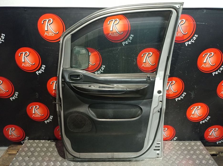 Porta Frente Dto Hyundai H-1 / Starex Veículo Multiuso (A1)