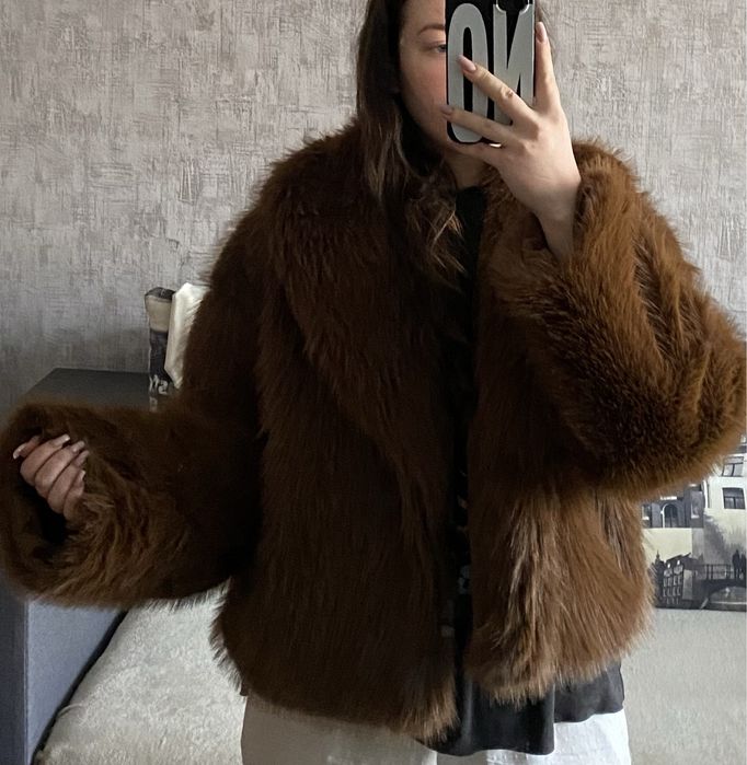 трендова шоколадна шубка