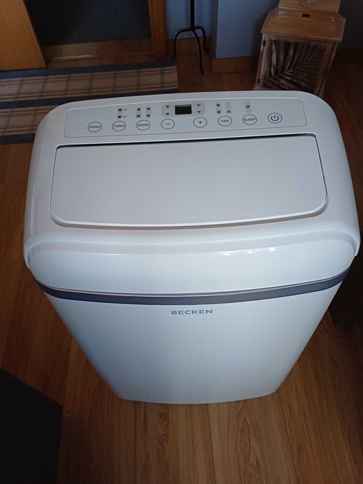 Ar condicionado portátil Becken BAC4255 12000 BTU-Branco ( Funciona como calor,frio e desumificador)