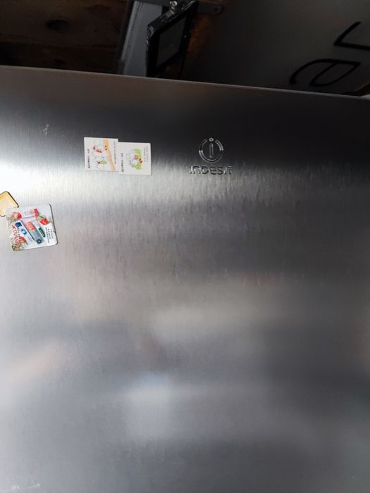 Продам холодильник Indesit