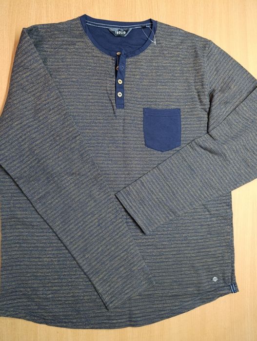 Чоловічий светр ог 116 см благородного коліру та матеріалу