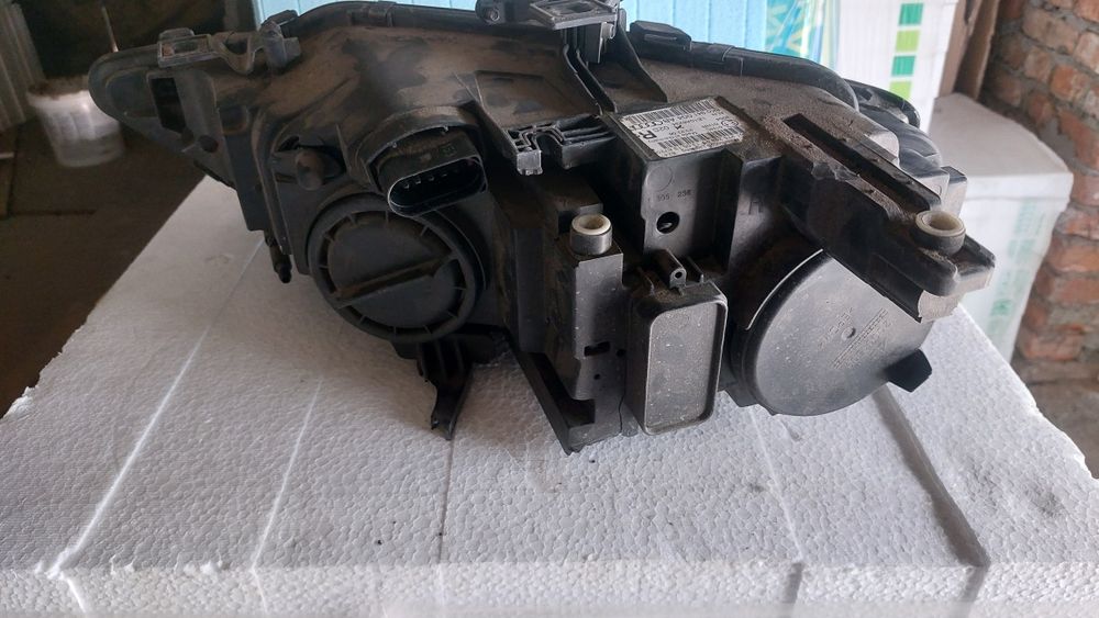 Фара Audi A4B8 2013