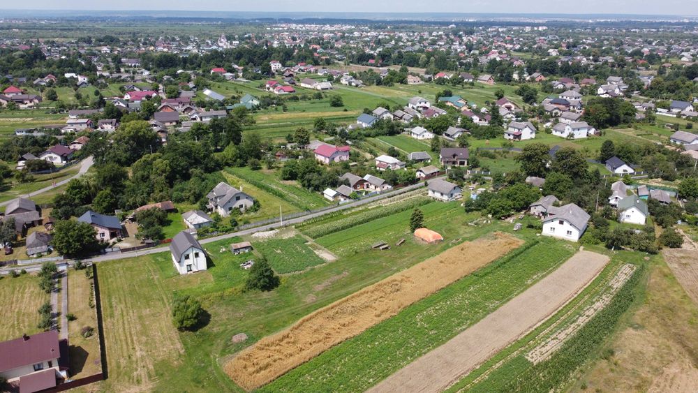 Продаж ділянка 28сот під забудову. Черніїв. Світло. Газ. Вода. Асфальт