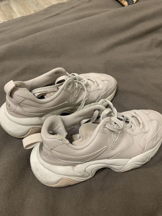 Кроссовки женские