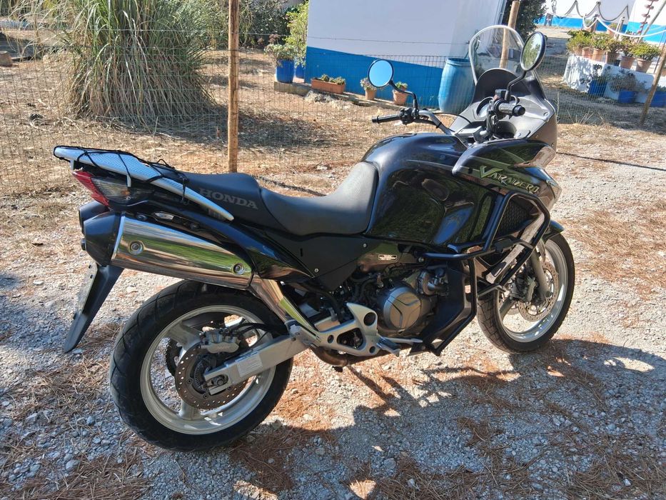 Vendo Honda Varadero 1000 cc, com ABS.  13000 km, como nova.
