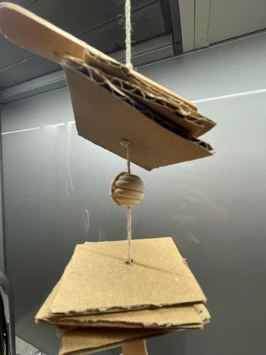 Zabawka dla małych papug