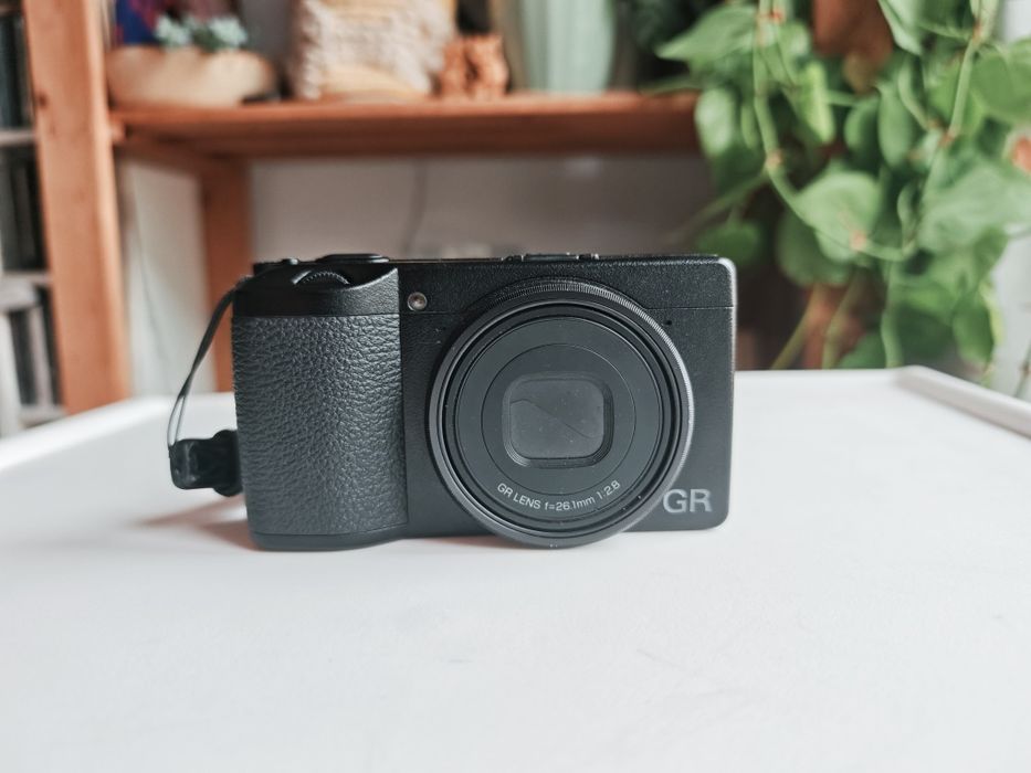 Ricoh GR IIIx + bolsa em couro