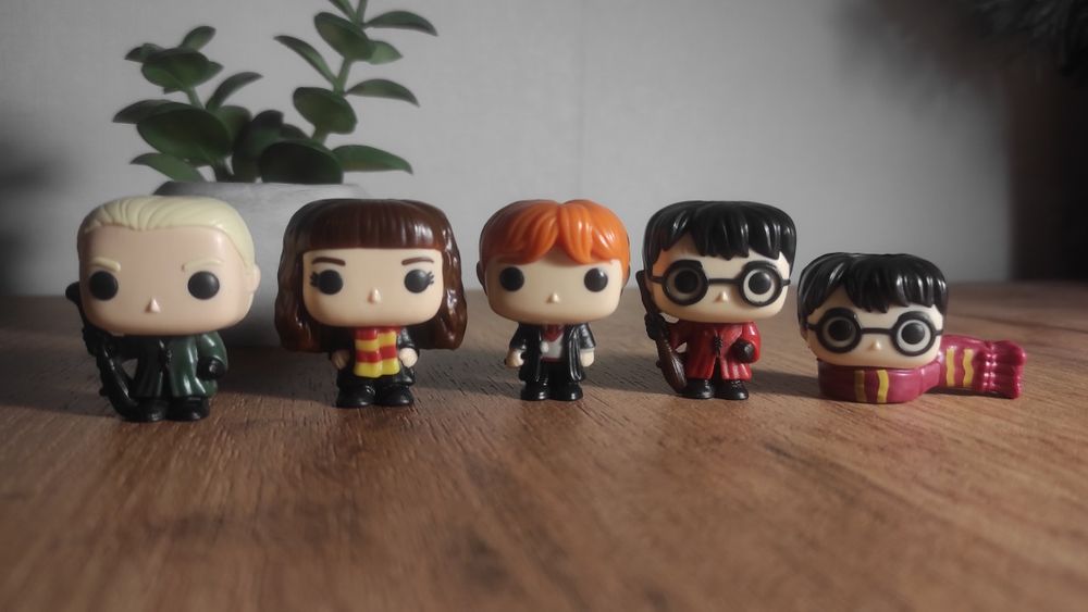 Гаррі Поттер фігурки з Кіндер Джой іграшки колекційні Гари потер