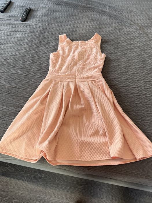 Dwie sukienki na sprzedaż