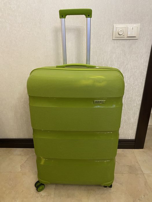 Дорожный чемодан Kono Luggage