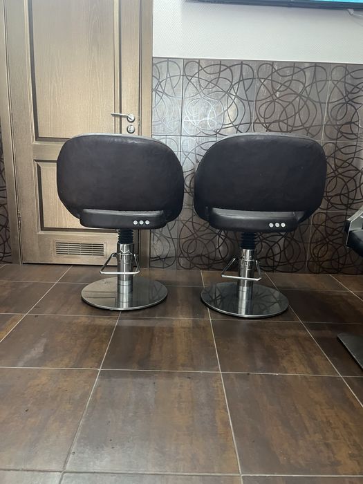 Крісла перукарські Pietranera(Італія)