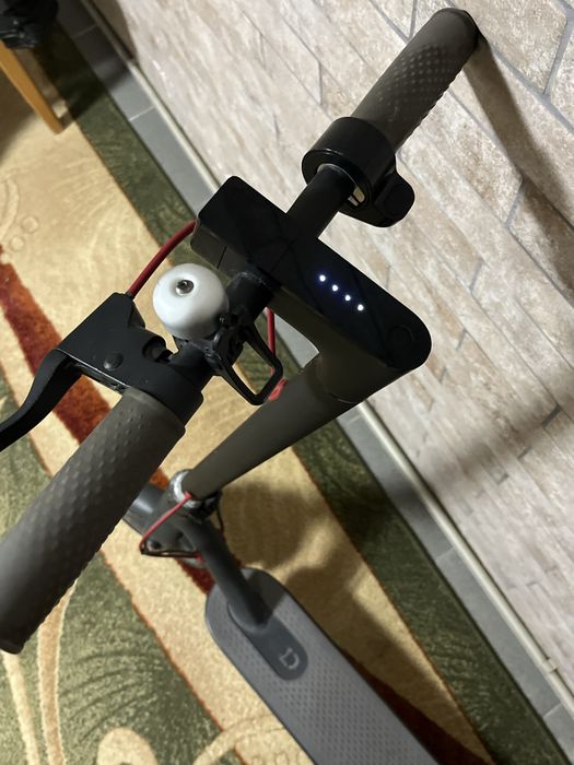 Xiaomi Mi M365 Electric Scooter