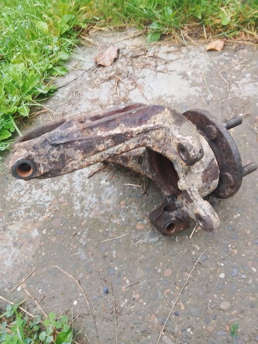 Продам ступицю ford Mondeo mk3