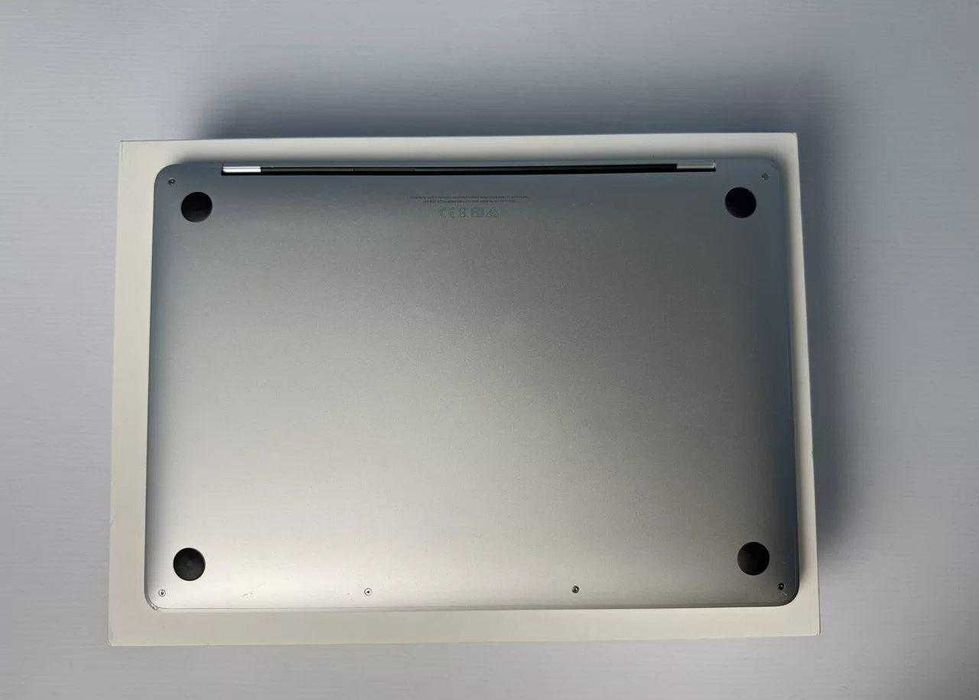 MacBook Pro 13 2022 M2 8Gb 256Gb