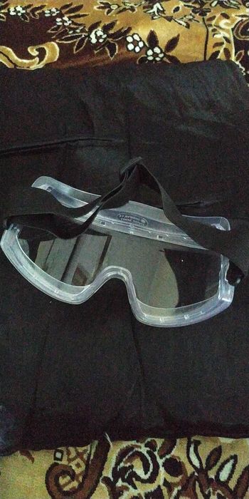 Продам защитные очки