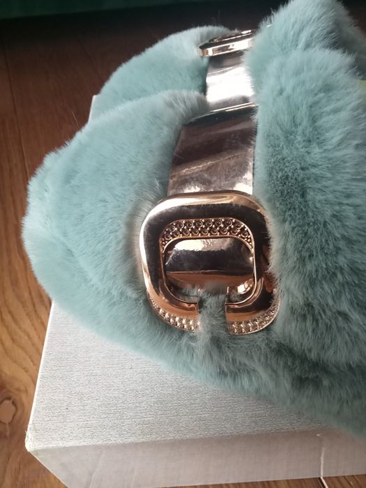 Hitowe kapcie, klapki futrzane