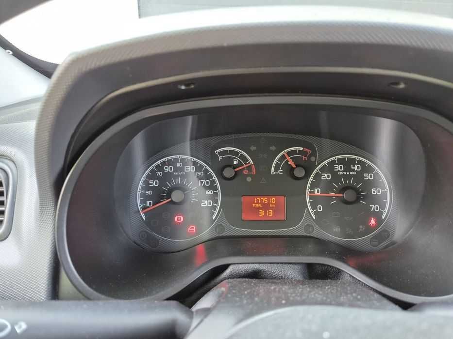 Fiat doblo 5 osobowy bardzo zadbany