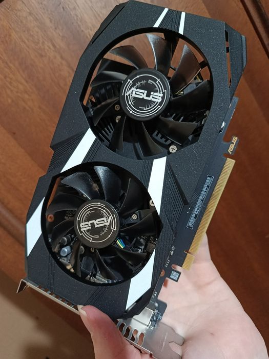 Видеокарта Rtx 3050 в идеальном состоянии с чеком 2 недели*