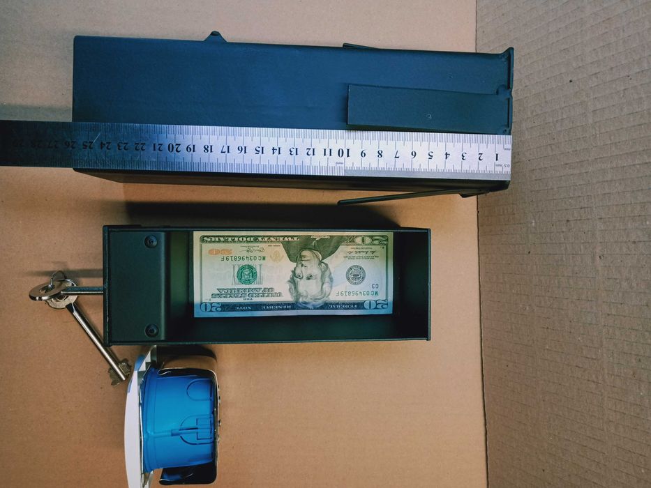 Сейф тайник розетка