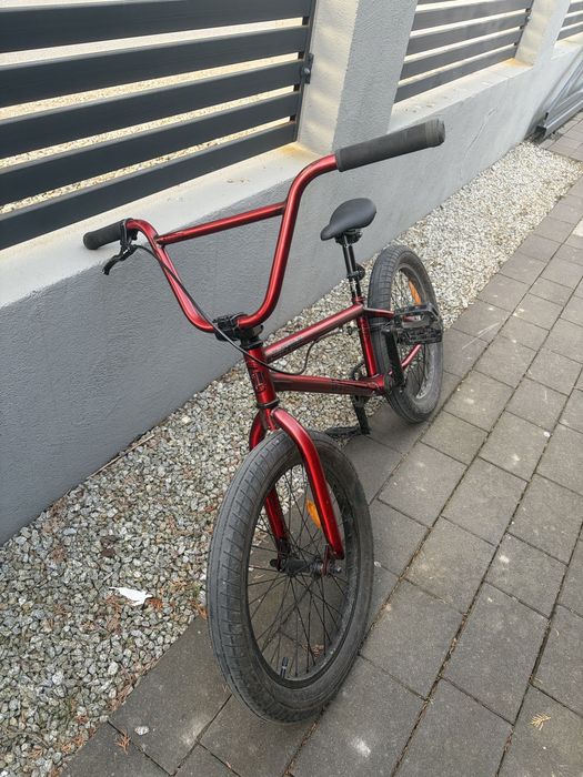 Bmx marki gt bike czerwony