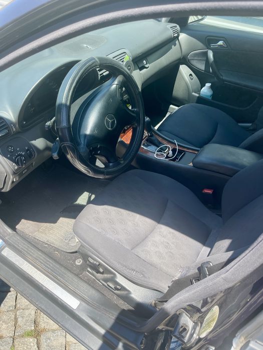 Mercedes C220 CDI bom estado