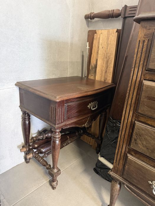 Quarto de solteiro completo de pau preto