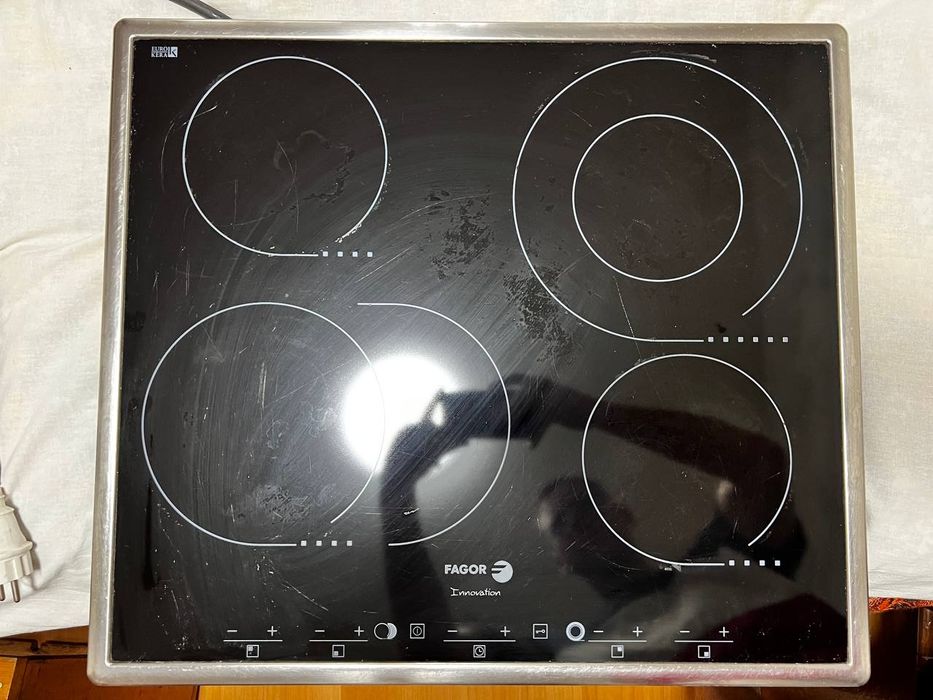 Варочна електрична поверхня