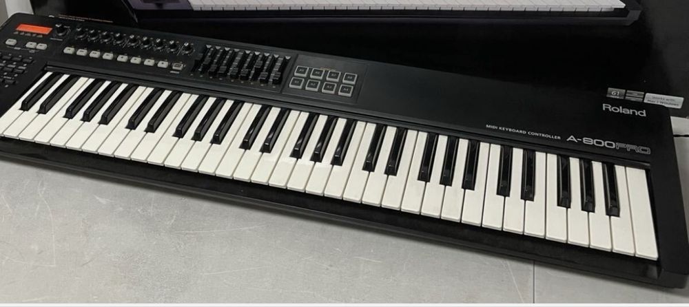 Controlador midi roland A800 pro