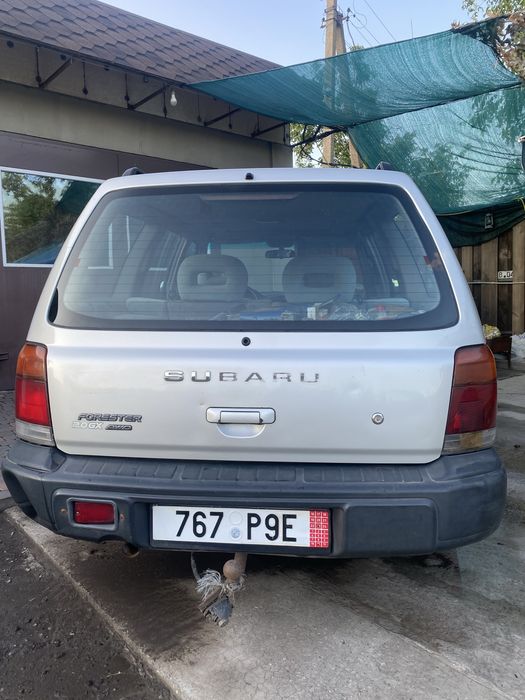 Двері капот скло Subaru forester 1999 року