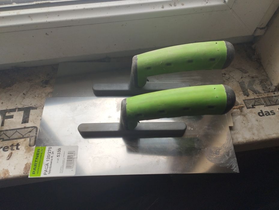 Бляха для шпаклюваня сцін