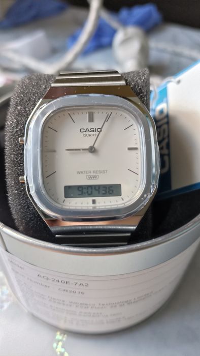 Продам новые часы Casio AQ-240E-7A2DF