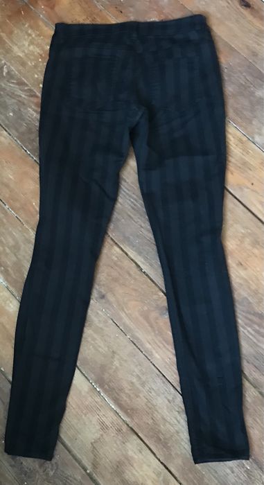 Damskie spodjie jeans czarne w paski rozmiar S,M marka H&M