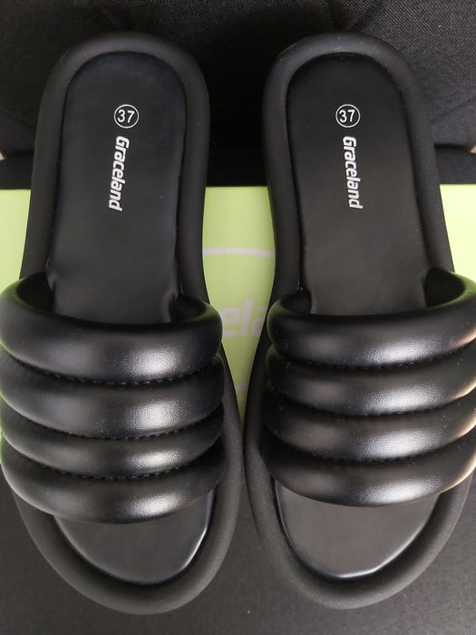 Klapki w roz 37 wkł.24.5cm.