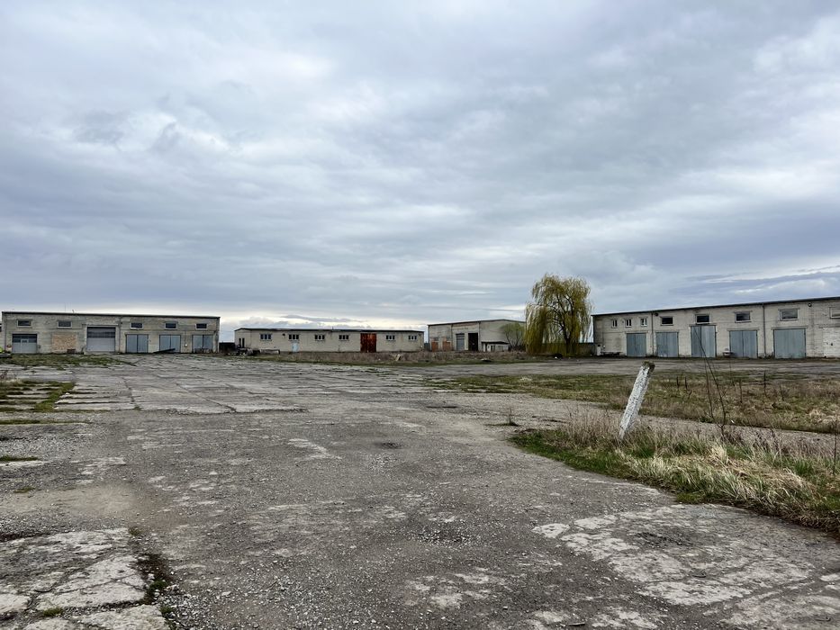 Продаж або аренда промислової території з будівлями 2573,50м2 2,5 га