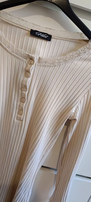 Bluzka jasny beż marki HDM nowa bez metki