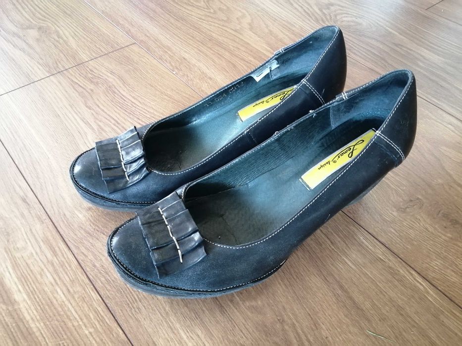 Buty damskie na koturnie
