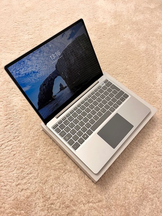 Microsoft Surface ® Laptop Go
128GB