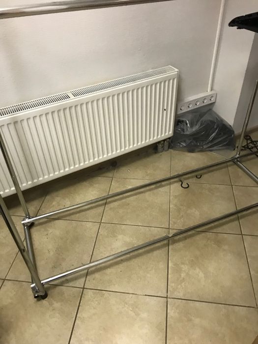 Вешалка стойка для одежды для дома или магазина