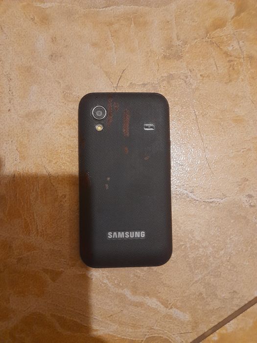 Телефон Samsung GT-S5830i