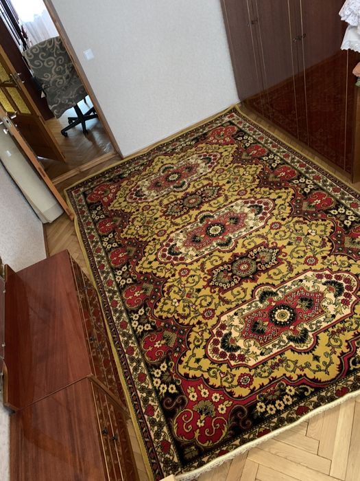 Килим фабричний 2м на 3м