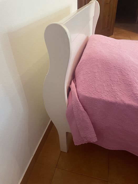 Cama clássica branca de criança + colchão