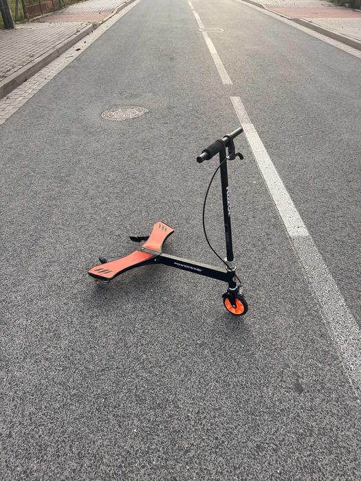 Hulajnoga RAZOR trójkołowa powerwing