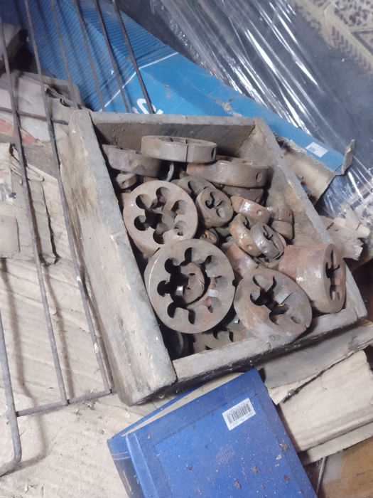 Великий лот інструменту СРСР (380+ од.): Мітчики, плашки, фрези, розго