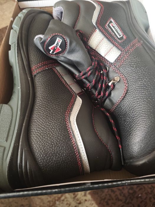 Продам рабочие ботинки 46р.