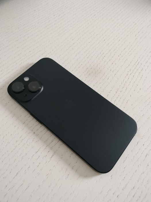 iPhone 15 128gb + 2 capas