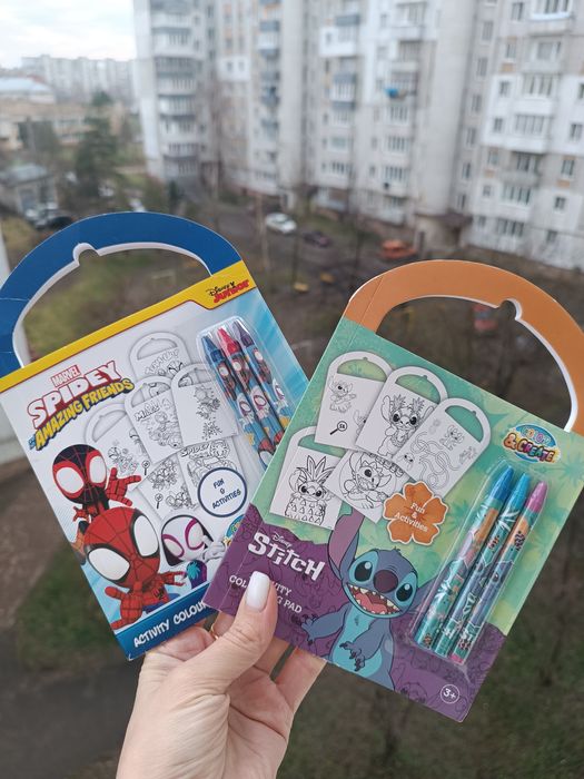 Розпродаж розмальовки від Дісней