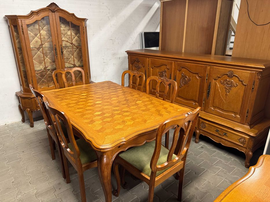 Jadalnia w stylu ludwikowskim zestaw jadalniany witryna komoda stół
